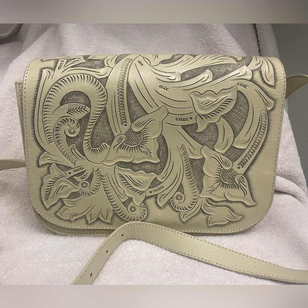 Leather crossbody bag